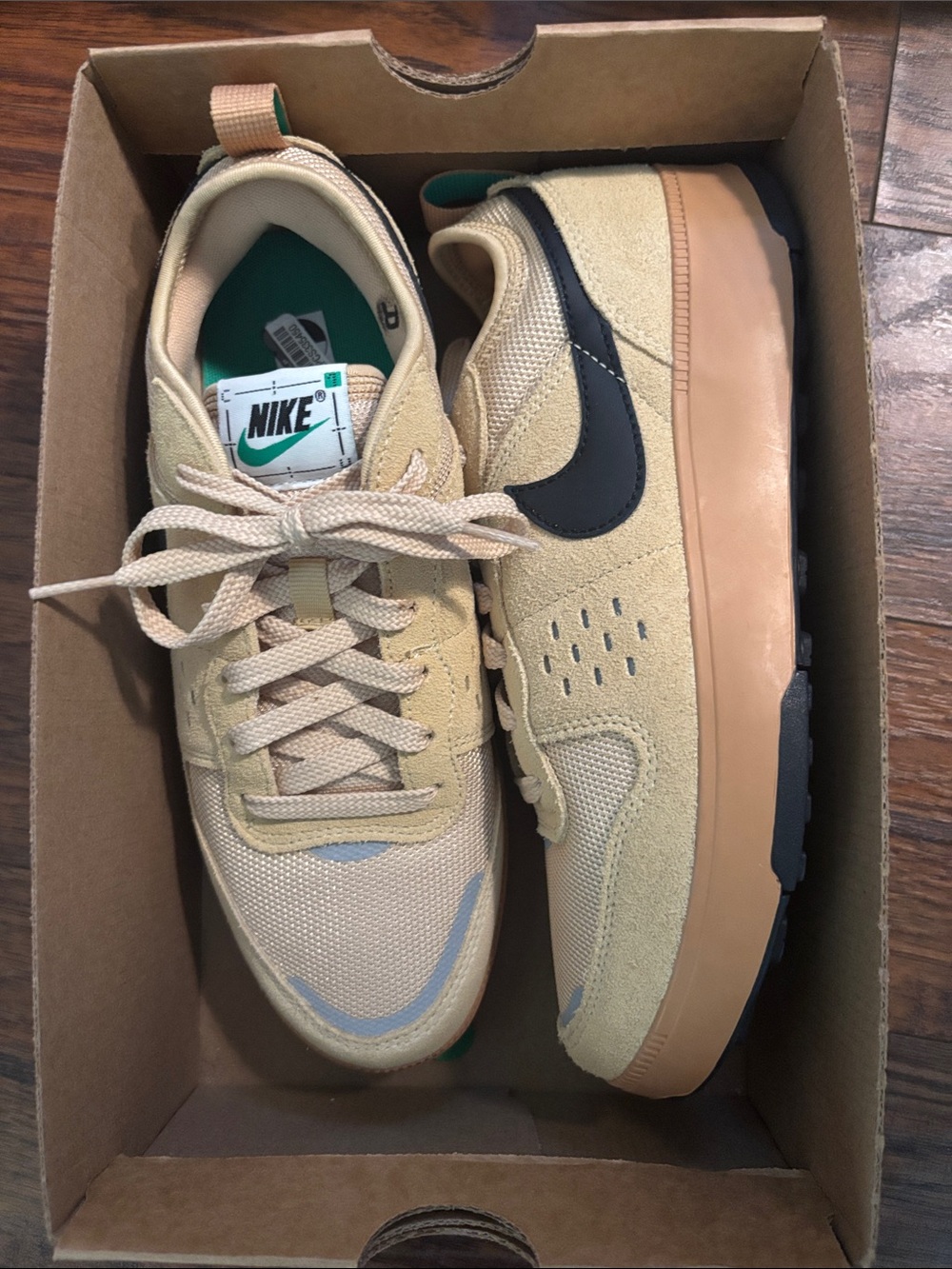 Nike C1ty (GS) SZ 6Y Beige/Tan Suede & Mesh Sneakers with Black Swoosh